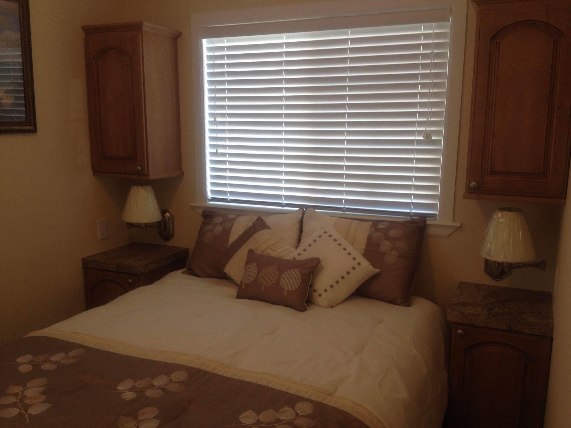 Winter Quarters Encore Manatee Rv Resort Bradenton Exterior photo